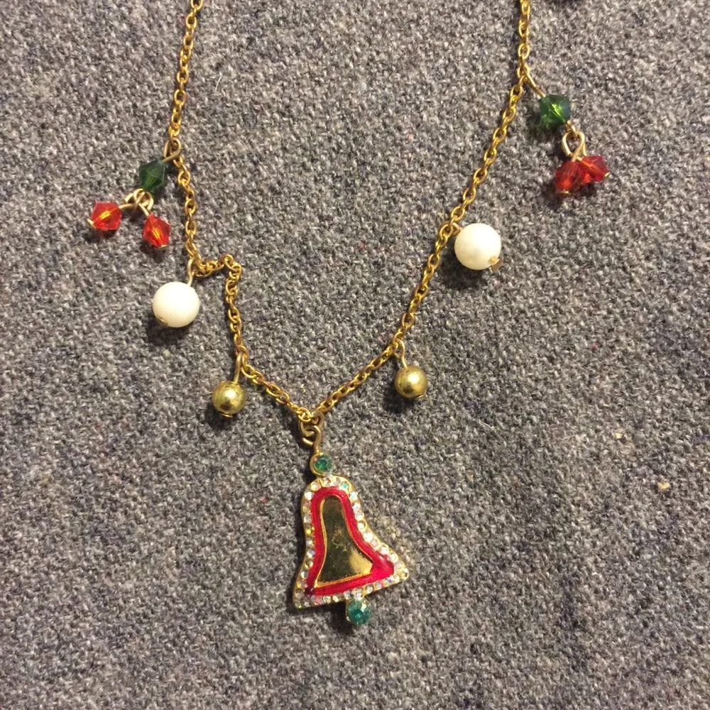 4 necklaces - Picture 5 of 13
